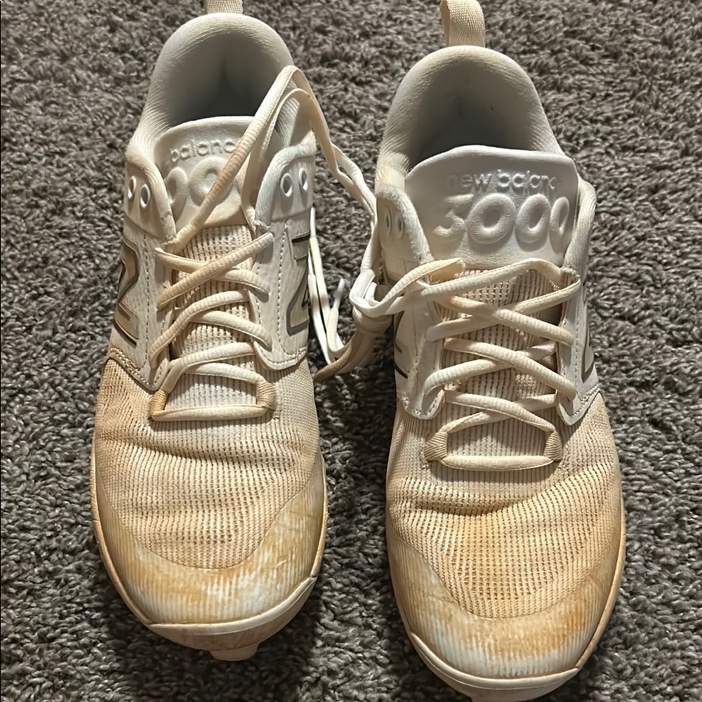 New Balance 3000 Molded Cleats. M8/W9.5